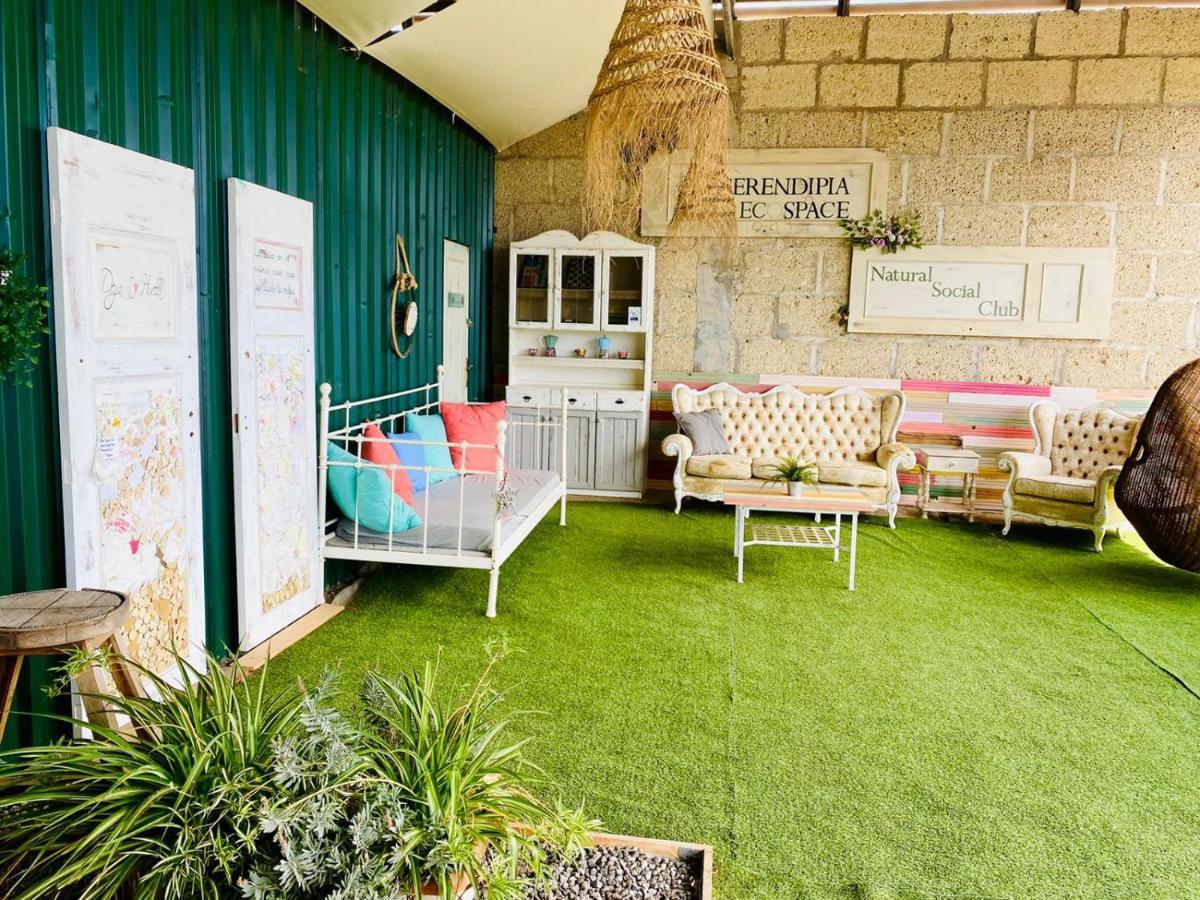 Lykke Suite Spa Sauna Piscina Y Jardin Buzanada Exterior foto